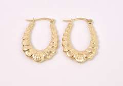 Darling Scalloped Hoop Earrings in 14K Yellow Gold