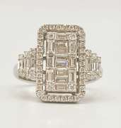 Gorgeous 18kt Solid White Gold & Diamond Ring