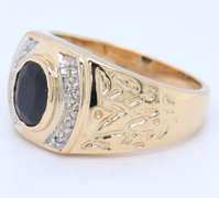 Attractive Yellow Gold oval Onyx Halo Diamond Nugg Ring