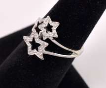 Spectacular Diamond Star Ring in White Gold