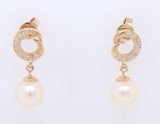 Fantastic Yellow Gold Diamond and Pearl Dangle Earrings