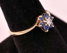 Beautiful Diamond and Blue Sapphire Ring in 14K Yellow Gold
