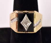 Lovely Onyx and Diamond Men's Ring in Yellow Gold