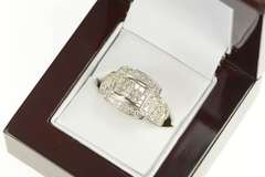 18K White Gold 0.89 Ctw Princess Diamond Squared Halo Ring