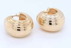 Pleasing Yellow Gold Ridded Huggies