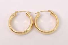 Classic Hoop Earrings in 14K Yellow Gold