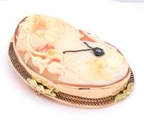 Antique Yellow Gold Shell Cameo Pendant Brooch with Diamond