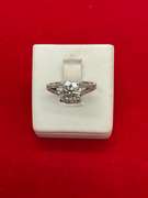 CERTIFIED BRAND NEW 18K WHITE GOLD AND DIAMOND RING