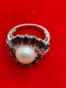 14k white gold diamond pearl and sapphire ring