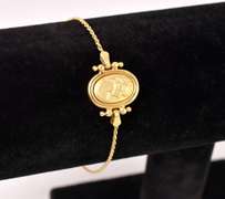 Delightful Cameo Bracelet in 14K Yellow Gold