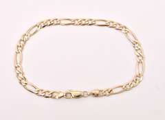 Classic Figaro Chain Bracelet in 14K Yellow Gold