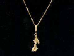Distinct Foot Print Pendant Necklace in 14K Yellow Gold