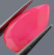 Gorgeous 2.38ct faceted flamingo pink Opal