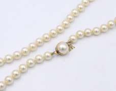 Set of Majorica Pearl Necklace and Bracelet