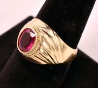 Brilliant Ruby Ring in 14k Yellow Gold