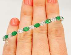 Beautiful 18kt Solid White Gold, Emerald, & Diamond Bracelet