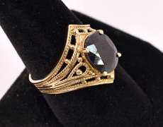 Lavish Sapphire Ring in Yellow Gold