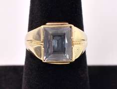 Wonderful Topaz Ring in Yellow Gold