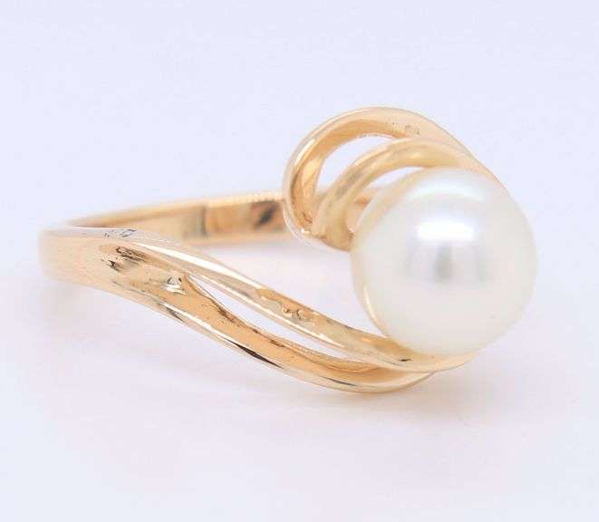 14kt Yellow gold 9.5mm pearl ring