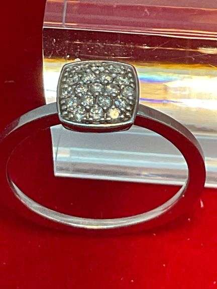LADIES 14K WHITE GOLD AND DIAMOND RING