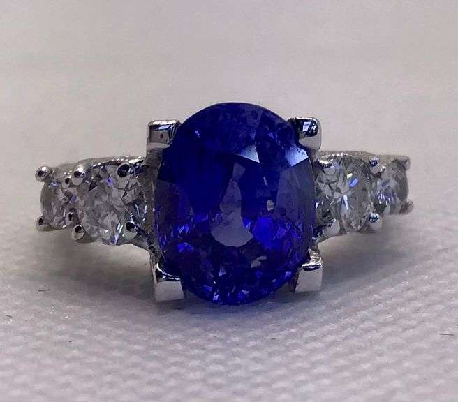 STUNNING AND MESMERIZING 18K WHITE GOLD GENUINE SAPPHIRE AND DIAMOND RING