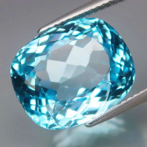 Impressive 12.81ct top Swiss blue Topaz