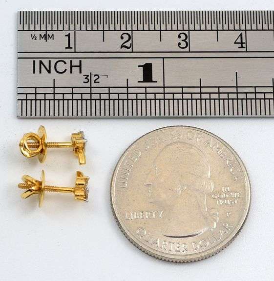 Feminine 18k Diamond Earrings