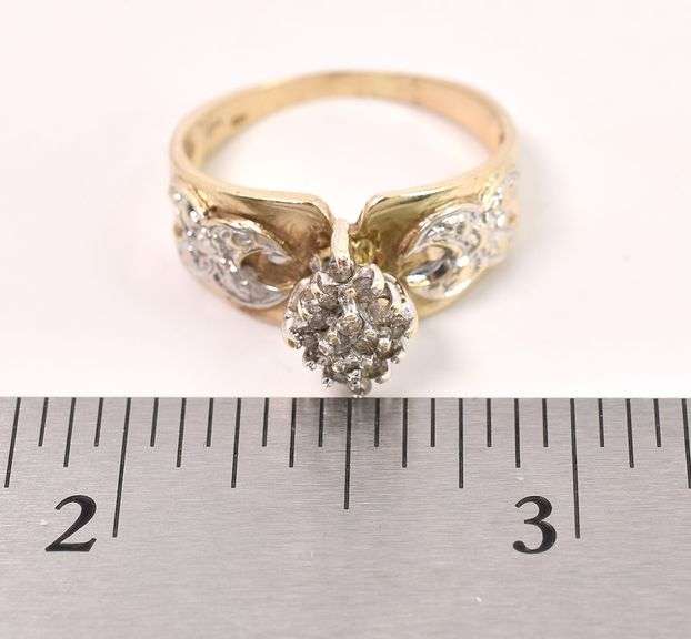 Exquisite 10K Yellow Gold Diamond Ring