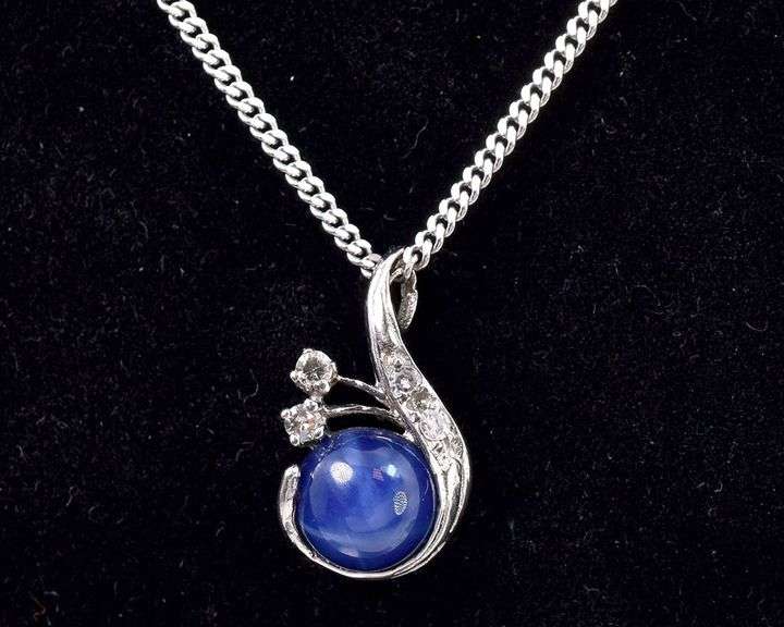 Beautiful 14K White Gold Star Sapphire Necklace