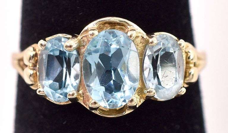 Cheeky 10K Yellow Gold Blue Topaz Ring