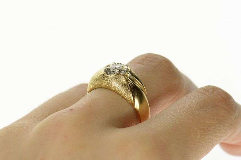 14K Yellow Gold 0.30 Ctw Men's Diamond Cluster Retro Wedding Ring