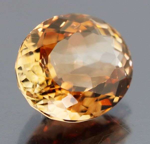 Stunning 8.05ct bicolor Champagne Topaz