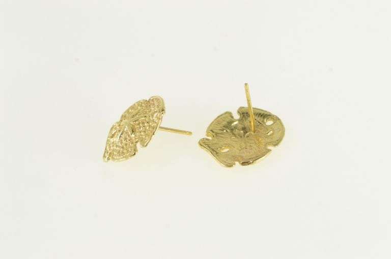 14K Yellow Gold Sand Dollar Sea Shell Beach Motif Stud Earrings