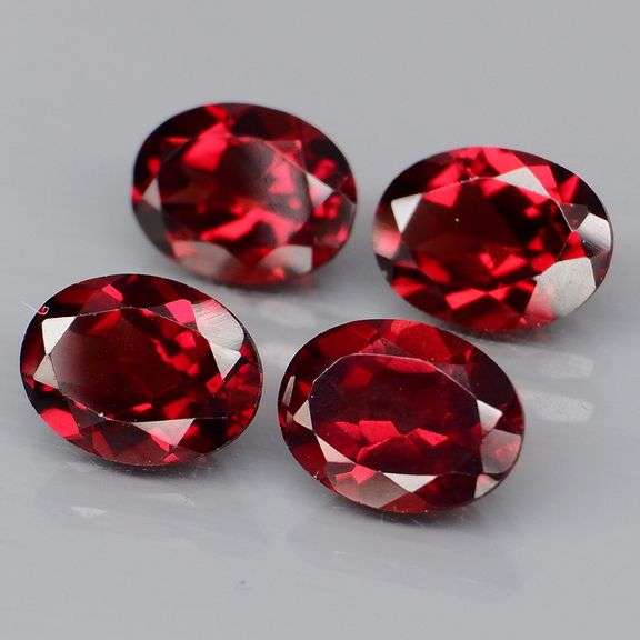 Set of 4 top red VS Garnets weighing 5.94 carats