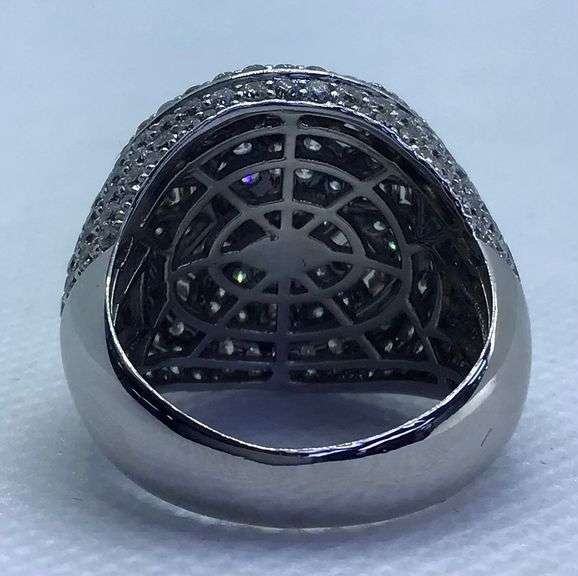GORGEOUS AND ELEGANT 14K WHITE GOLD BAGUETTE AND ROUND CUT MEN’S DIAMOND RING