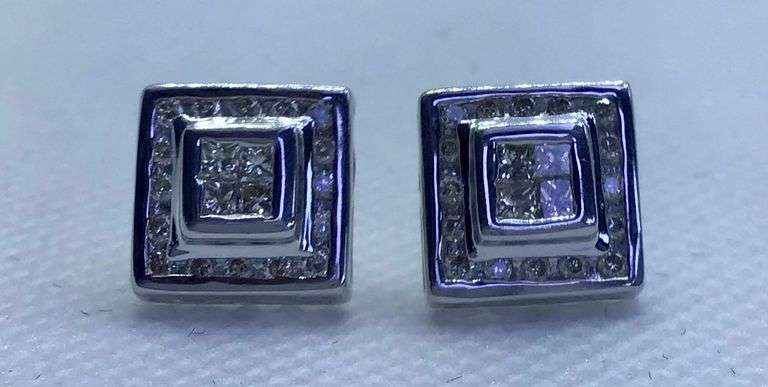 SIMPLE YET ELEGANT 14K WHITE GOLD PRINCESS CUT DIAMOND STUD EARRINGS