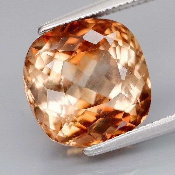 Explosive sparkle! 6.78ct peach champagne Topaz