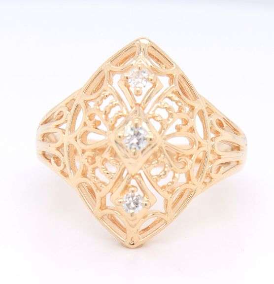 14kt Yellow gold 3 stone diamond filigree marquoise shaped ring