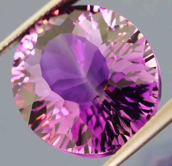Phenomenal 20.94ct natural violet Amethyst