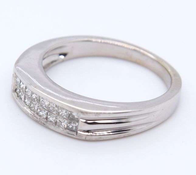 Glowing 14kt WG Double Row Invisible Set Diamond Ring