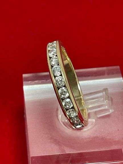LADIES 14K YELLOW GOLD AND DIAMOND BAND