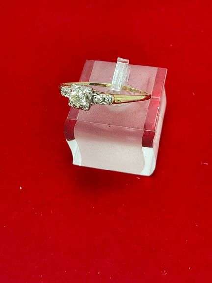 LADIES 14K YELLOW GOLD AND DIAMOND RING