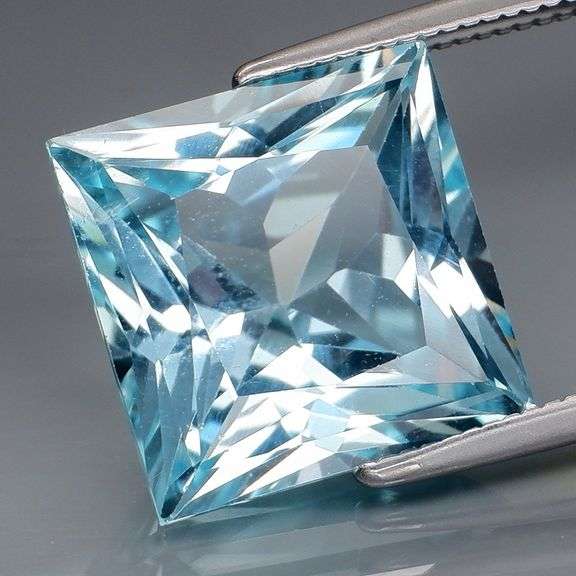 Gorgeous! 8.29ct eye clean baby blue Topaz