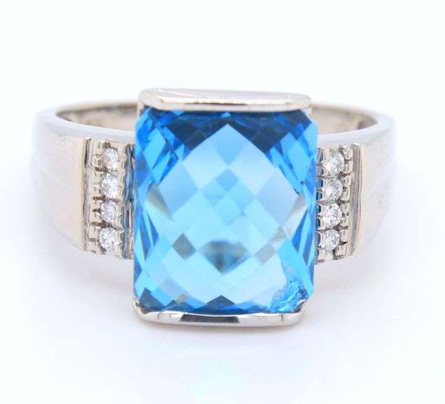 Attractive White Gold 3ct Blue Topaz and Diamond accent Ring