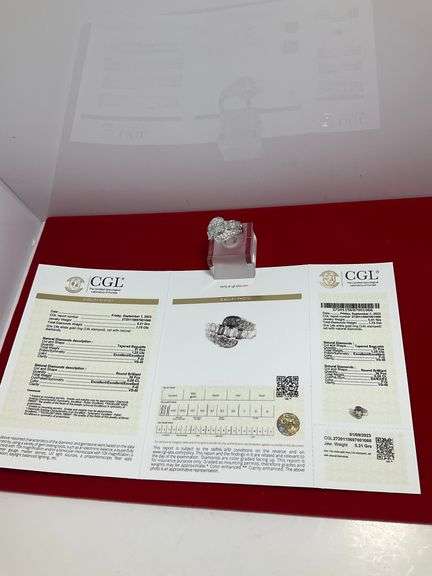 CERTIFIED BRAND NEW 14K WHITE GOLD AND DIAMOND RING