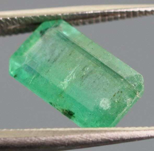 Excellent color! 1.97ct vivid green Zambian Emerald