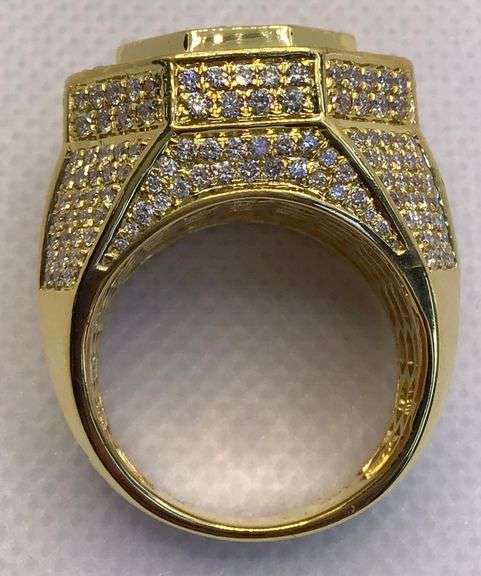 GORGEOUS AND EYE-CATCHING 10K YELLOW GOLD DIAMOND MEN’S RING
