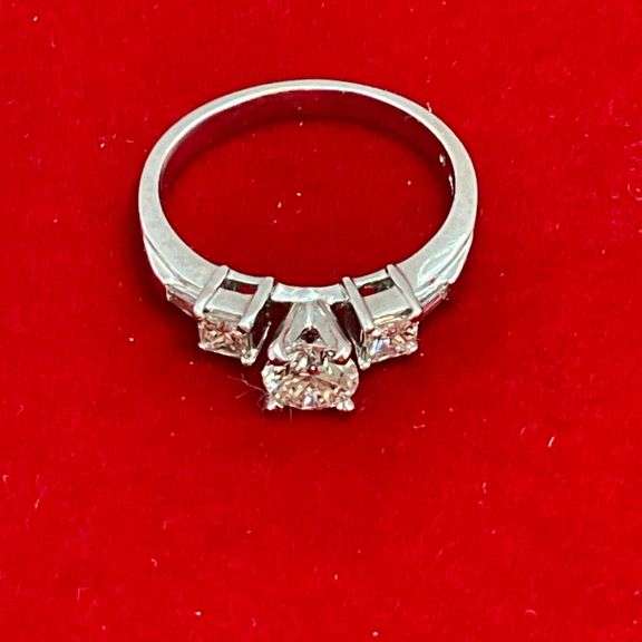 CERTIFIED PLATINUM DIAMOND ENGAGEMENT RING