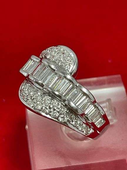 CERTIFIED BRAND NEW 14K WHITE GOLD AND DIAMOND RING