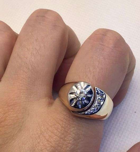 GORGEOUS AND STYLISH 14K TWO TONE GOLD DIAMOND RING